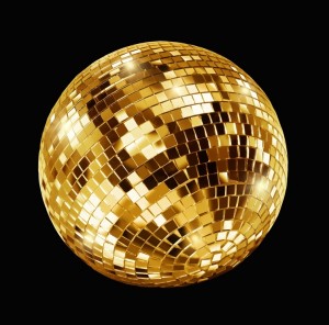 tableau-disco-dore-boule-a-facettes-sur-fond-noir-80x80-cm-goldy